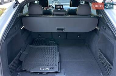 Позашляховик / Кросовер Audi Q5 2021 в 