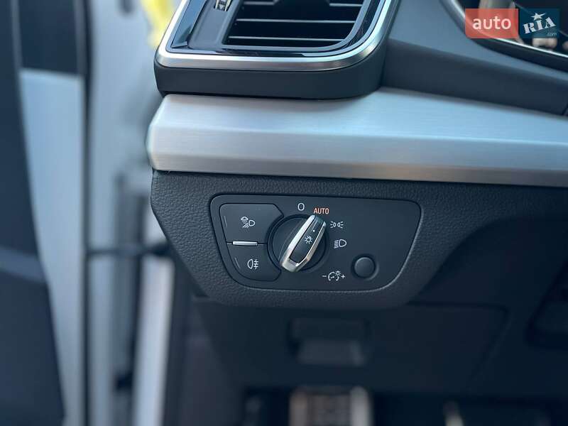 Внедорожник / Кроссовер Audi Q5 2021 в Киеве