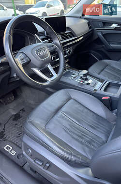 Внедорожник / Кроссовер Audi Q5 2017 в 