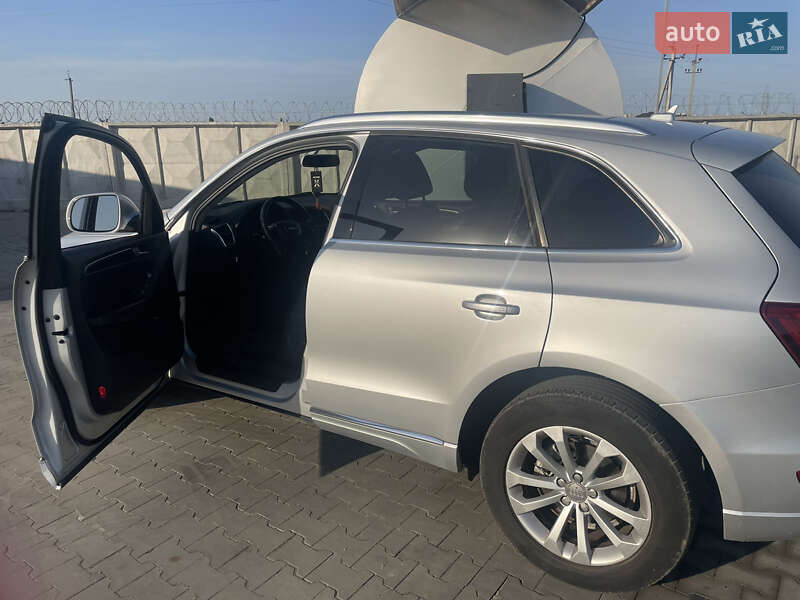Внедорожник / Кроссовер Audi Q5 2013 в Луцке