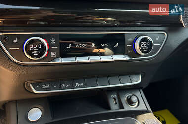 Внедорожник / Кроссовер Audi Q5 2017 в 