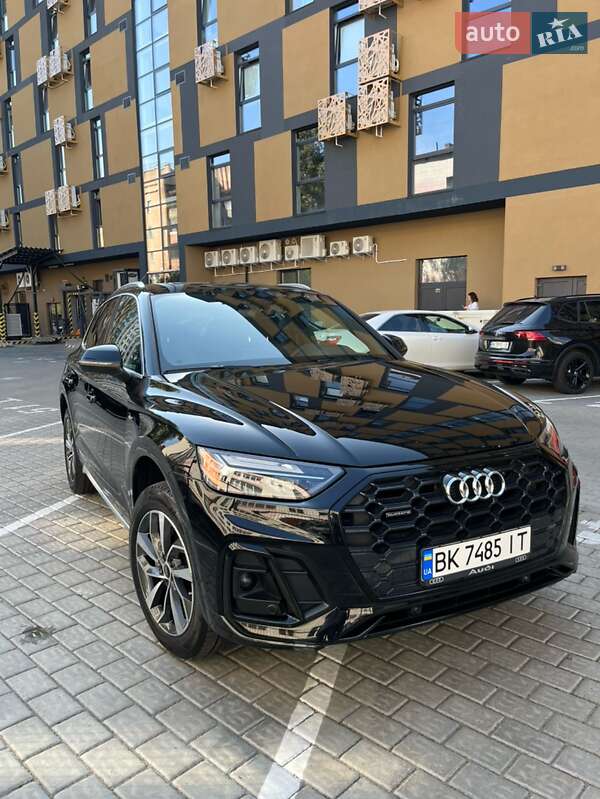 Внедорожник / Кроссовер Audi Q5 2024 в 