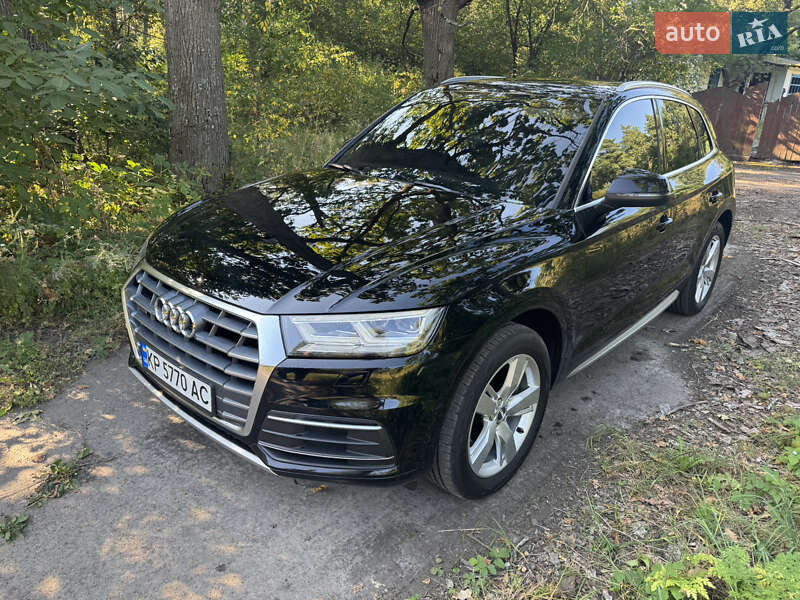 Внедорожник / Кроссовер Audi Q5 2018 в 