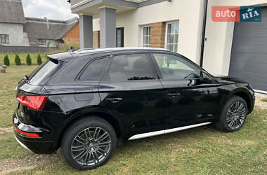 Внедорожник / Кроссовер Audi Q5 2018 в 