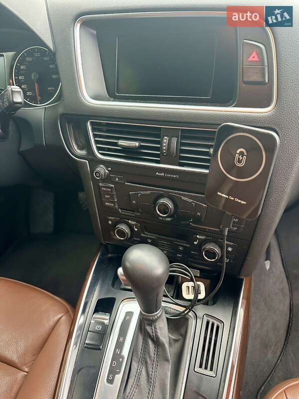 Внедорожник / Кроссовер Audi Q5 2011 в Луцке