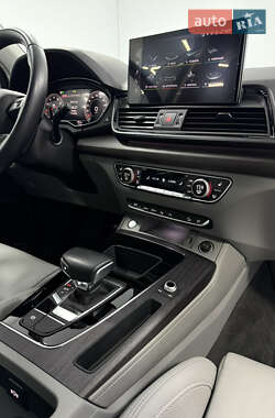 Внедорожник / Кроссовер Audi Q5 2021 в 