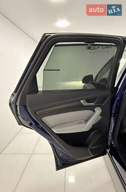 Внедорожник / Кроссовер Audi Q5 2021 в 