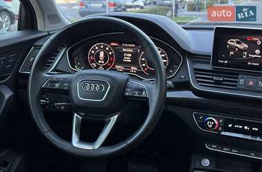 Позашляховик / Кросовер Audi Q5 2018 в 