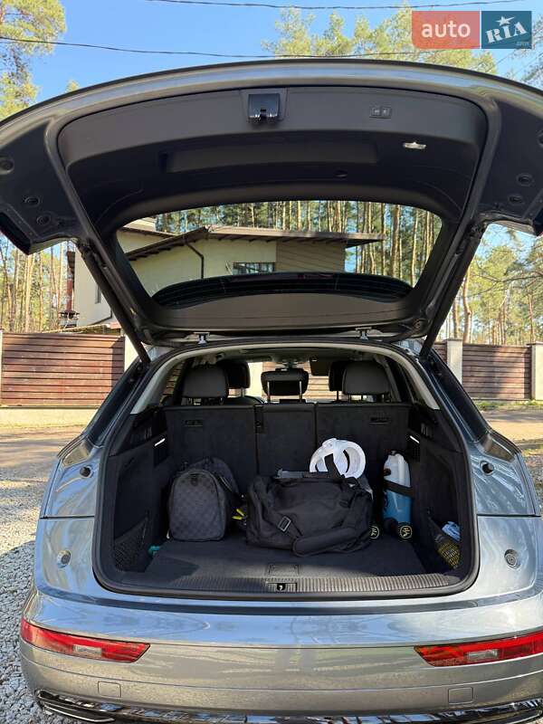 Позашляховик / Кросовер Audi Q5 2018 в Києві