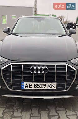 Позашляховик / Кросовер Audi Q5 2020 в 