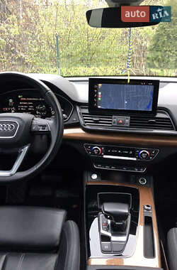 Позашляховик / Кросовер Audi Q5 2020 в 
