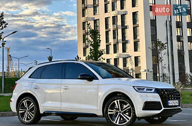 Позашляховик / Кросовер Audi Q5 2019 в Києві