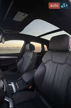 Позашляховик / Кросовер Audi Q5 2020 в 