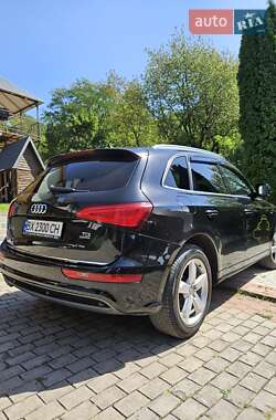 Позашляховик / Кросовер Audi Q5 2015 в 