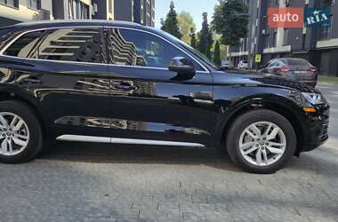 Внедорожник / Кроссовер Audi Q5 2020 в 