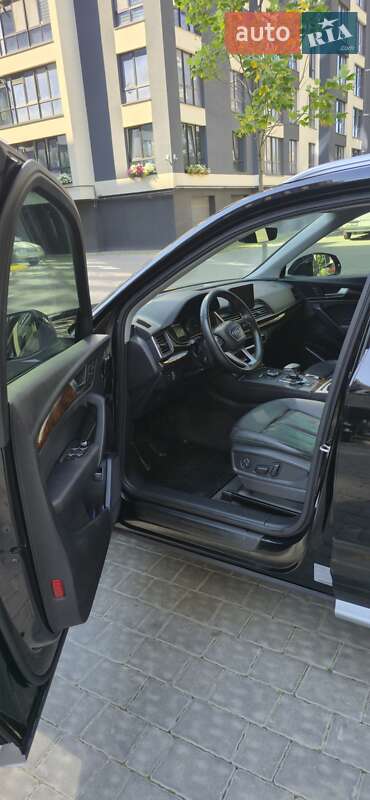 Позашляховик / Кросовер Audi Q5 2020 в Івано-Франківську