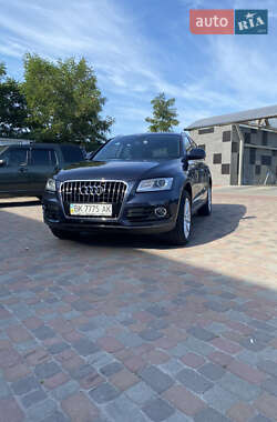 Позашляховик / Кросовер Audi Q5 2016 в Сарнах