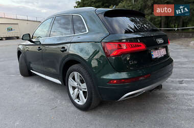 Внедорожник / Кроссовер Audi Q5 2017 в 
