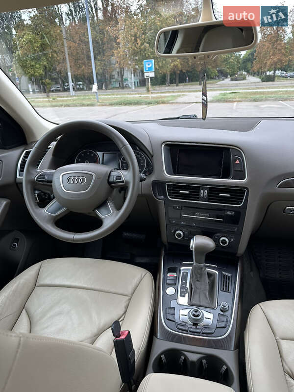 Внедорожник / Кроссовер Audi Q5 2015 в Запорожье