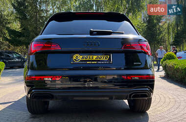 Позашляховик / Кросовер Audi Q5 2022 в 
