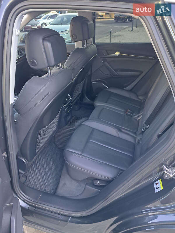 Внедорожник / Кроссовер Audi Q5 2018 в Днепре