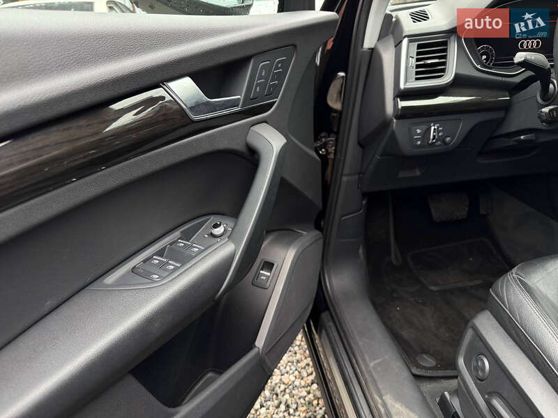 Позашляховик / Кросовер Audi Q5 2017 в Горішніх Плавнях