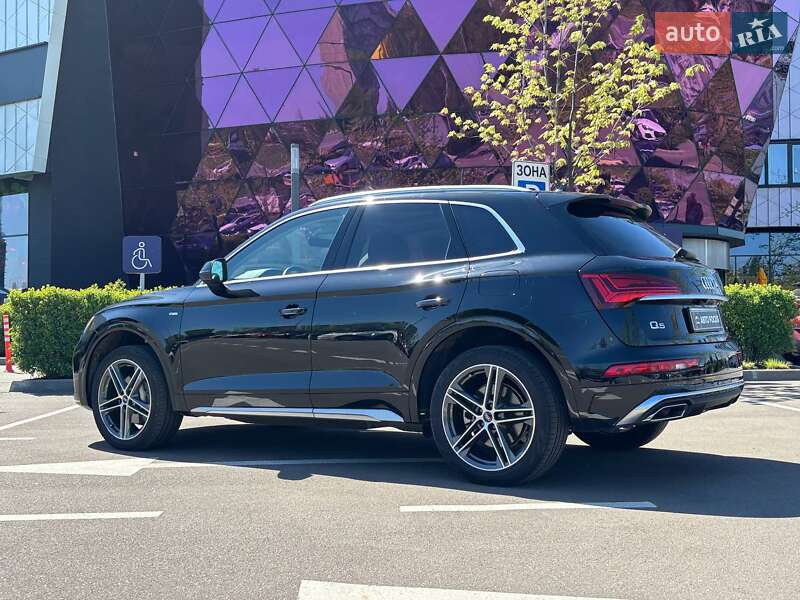Внедорожник / Кроссовер Audi Q5 2020 в Киеве