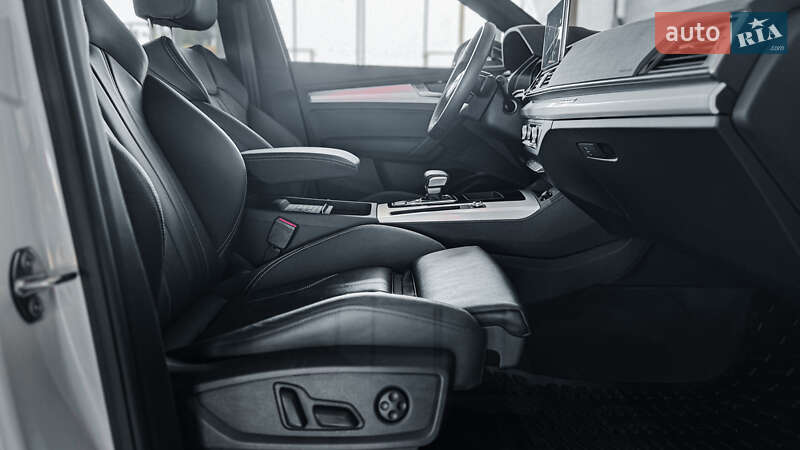 Позашляховик / Кросовер Audi Q5 2023 в Рівному