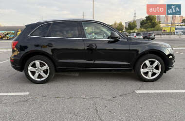 Позашляховик / Кросовер Audi Q5 2011 в 