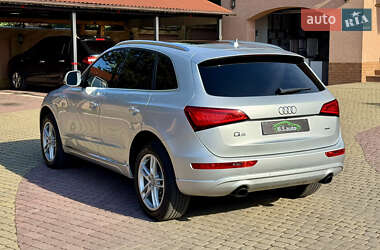 Позашляховик / Кросовер Audi Q5 2012 в 