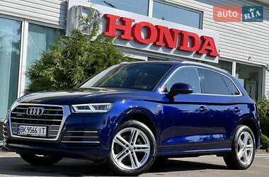 Внедорожник / Кроссовер Audi Q5 2017 в Ровно