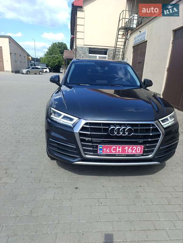 Внедорожник / Кроссовер Audi Q5 2017 в 
