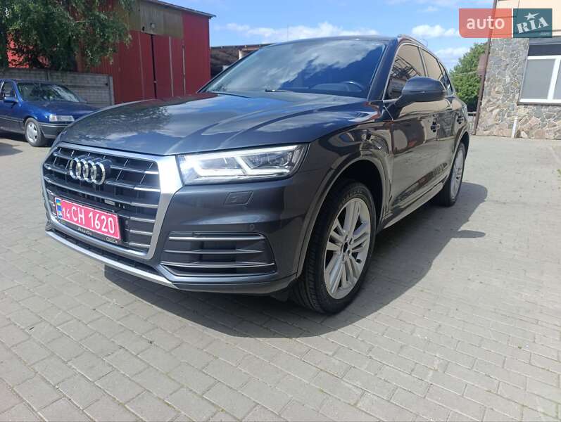 Позашляховик / Кросовер Audi Q5 2017 в Володимирі