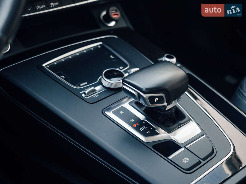 Внедорожник / Кроссовер Audi Q5 2017 в Кременчуге