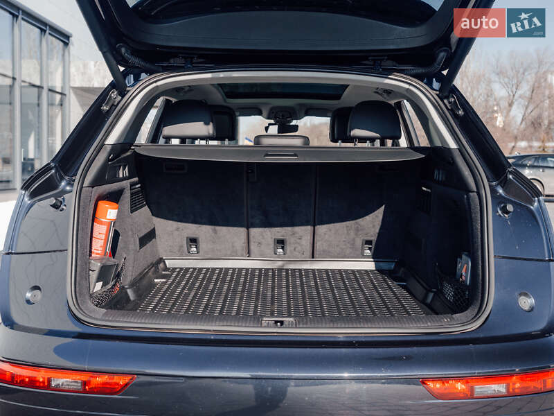 Внедорожник / Кроссовер Audi Q5 2017 в Кременчуге