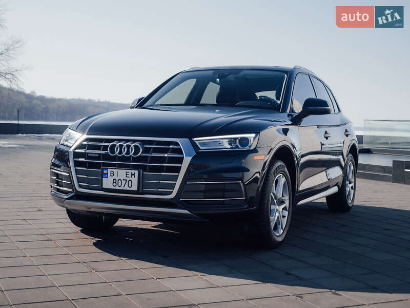 Внедорожник / Кроссовер Audi Q5 2017 в 
