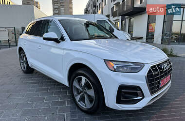 Позашляховик / Кросовер Audi Q5 2023 в 