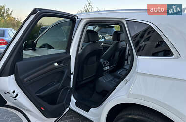 Позашляховик / Кросовер Audi Q5 2023 в 