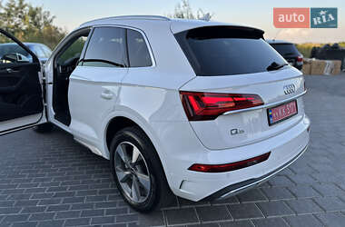 Позашляховик / Кросовер Audi Q5 2023 в 