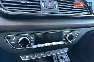 Позашляховик / Кросовер Audi Q5 2023 в 