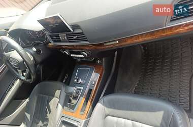 Внедорожник / Кроссовер Audi Q5 2017 в 