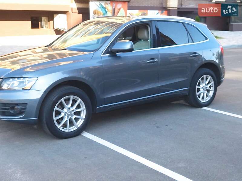 Внедорожник / Кроссовер Audi Q5 2012 в Чернигове