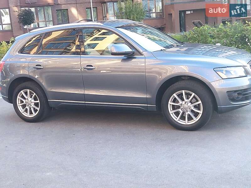 Внедорожник / Кроссовер Audi Q5 2012 в Чернигове