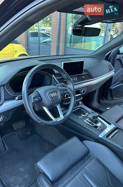 Внедорожник / Кроссовер Audi Q5 2020 в Киеве