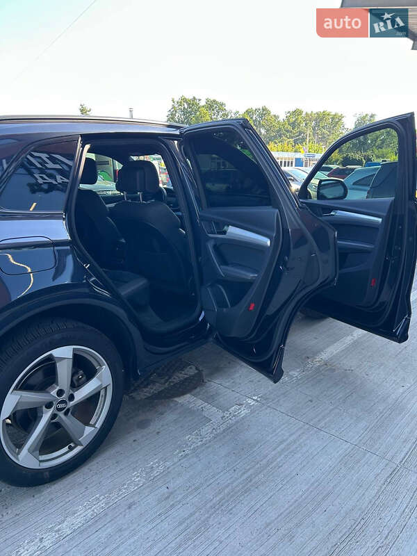 Позашляховик / Кросовер Audi Q5 2020 в Києві фото 14 Позашляховик / Кросовер Audi Q5 2020 в Києві