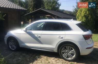 Внедорожник / Кроссовер Audi Q5 2018 в 