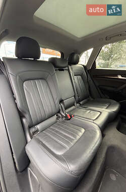 Внедорожник / Кроссовер Audi Q5 2018 в 