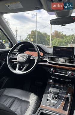 Внедорожник / Кроссовер Audi Q5 2018 в 
