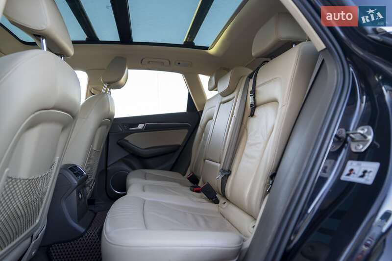 Позашляховик / Кросовер Audi Q5 2015 в Києві