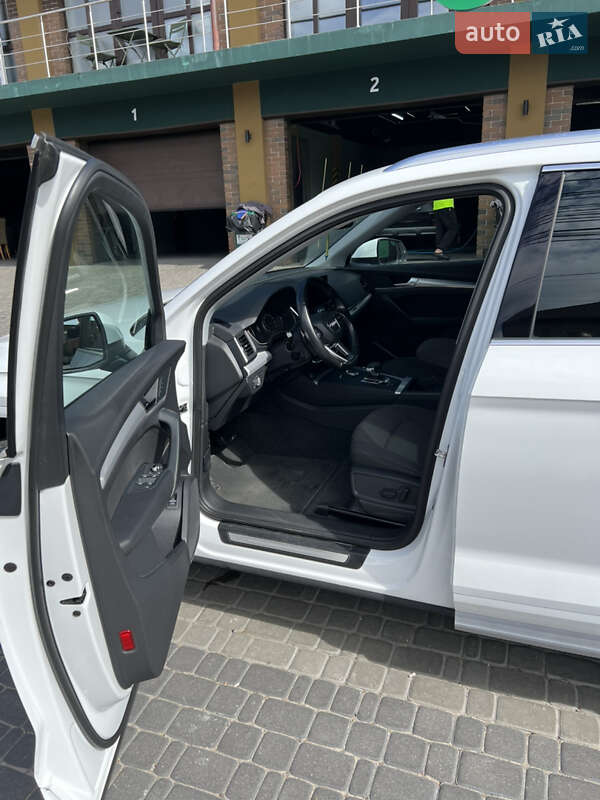 Позашляховик / Кросовер Audi Q5 2017 в Києві